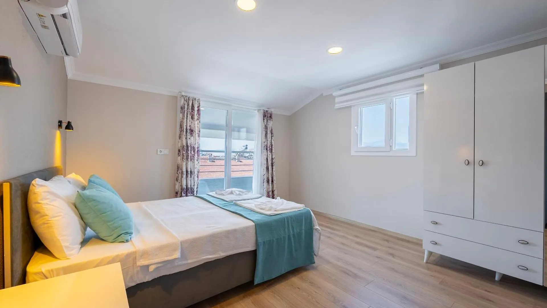 Modern, New Two Bedroom Apartment Close To Fethiye Centre Turecko